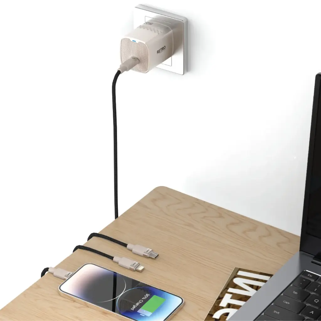 PAWA Retro PD25W Only PD Port UK Charger With USB-C to Lightning Cable TITANIUM